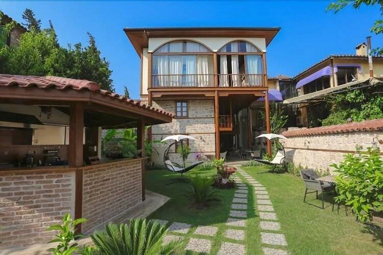 Char Me Boutique Hotel