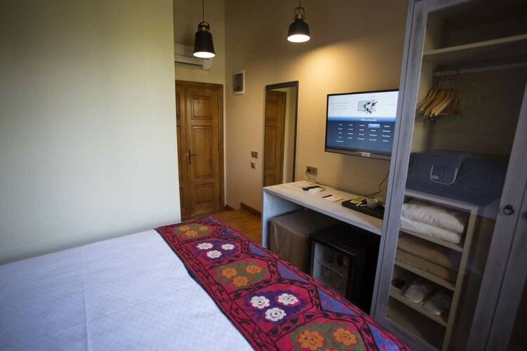 Char Me Boutique Hotel