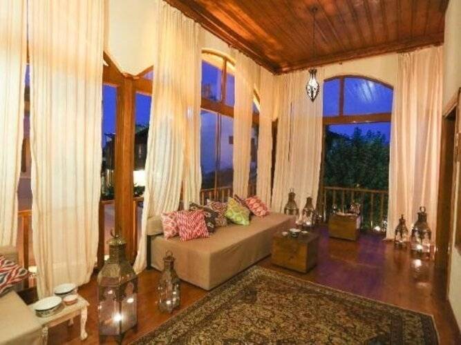 Char Me Boutique Hotel