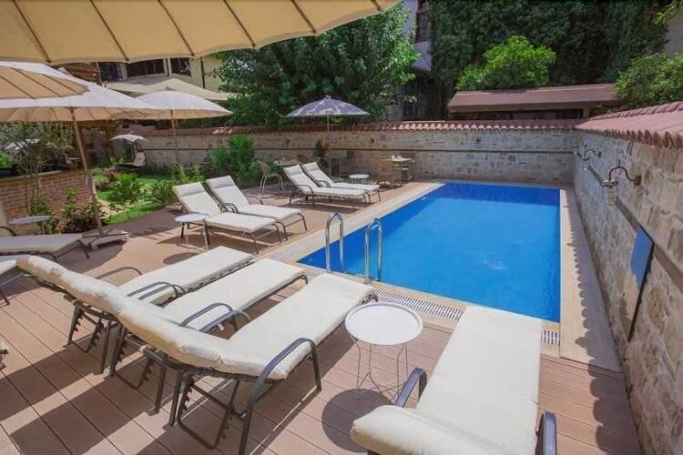 Char Me Boutique Hotel