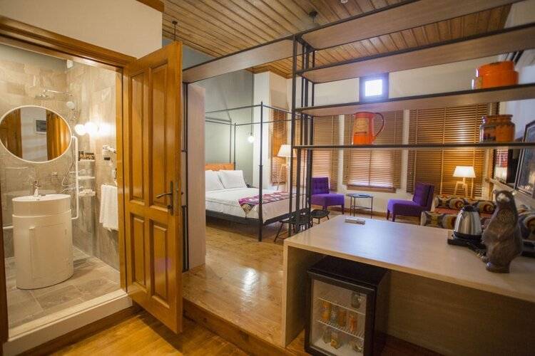 Char Me Boutique Hotel