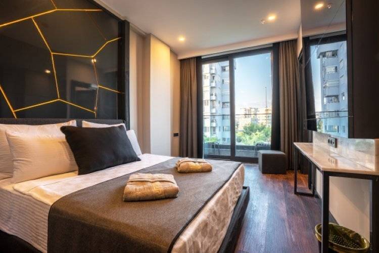 Lucky Monkey Hotel