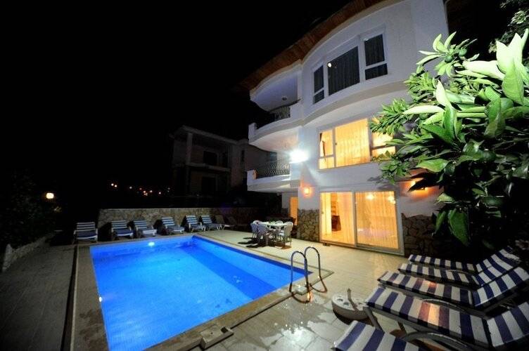 Emre Cemre Vilları 1