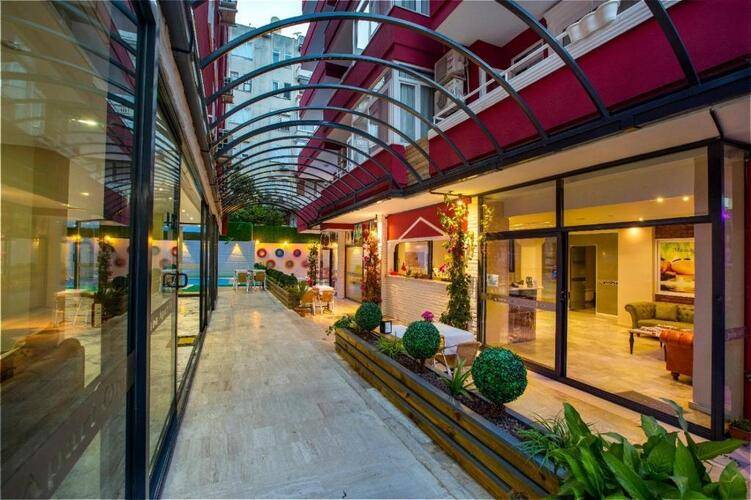 Twin Apart Hotel