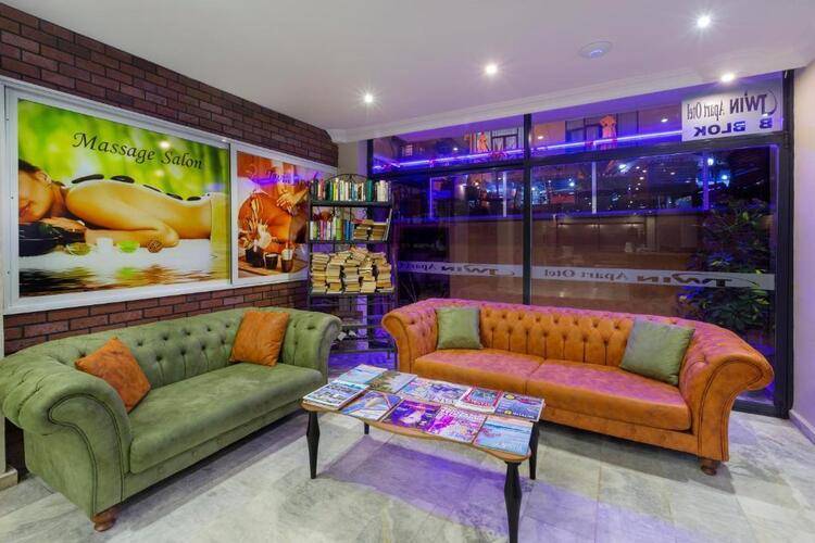 Twin Apart Hotel