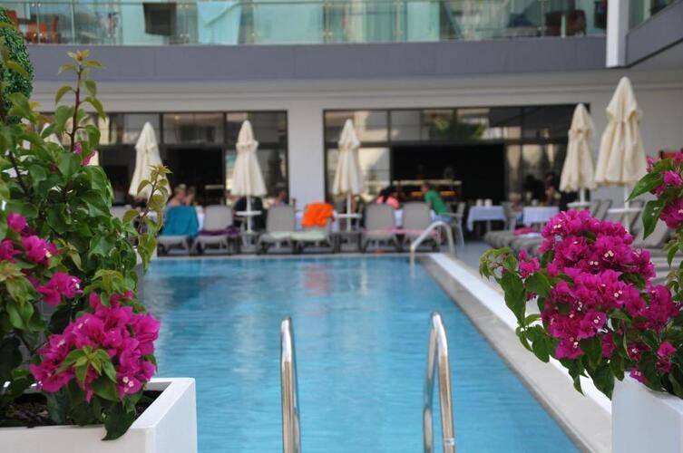 Green Garden Suites Hotel