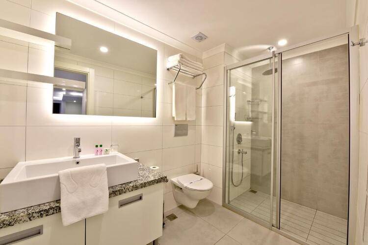 Green Garden Suites Hotel