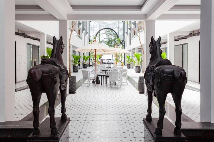 Anona Beachfront Phuket Resort