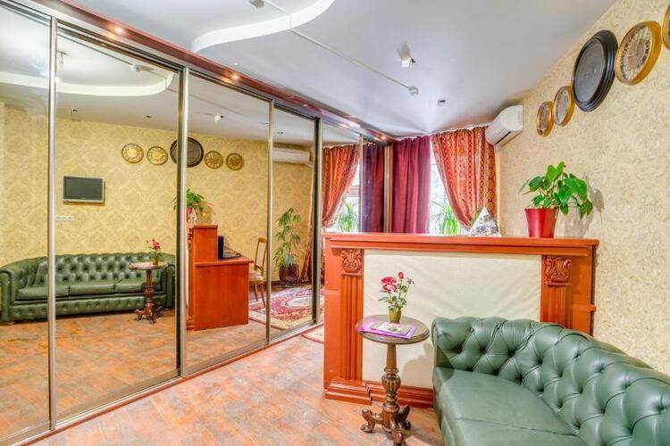 Golden Hotel