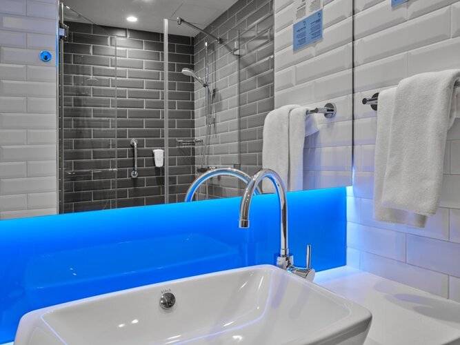 Pana White Moscow Hotel (Пана Вайт Москва Отель) Ex. Holiday Inn Express Moscow Baumanskaya