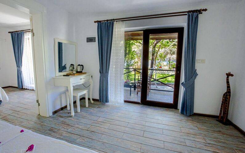 Lagoon Boutique Hotel