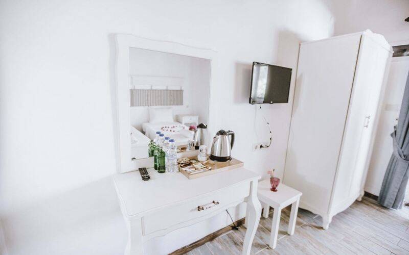 Lagoon Boutique Hotel