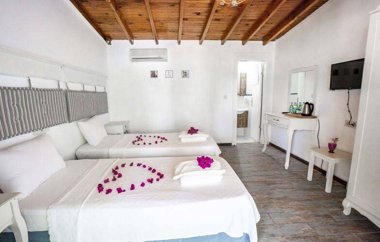 Lagoon Boutique Hotel