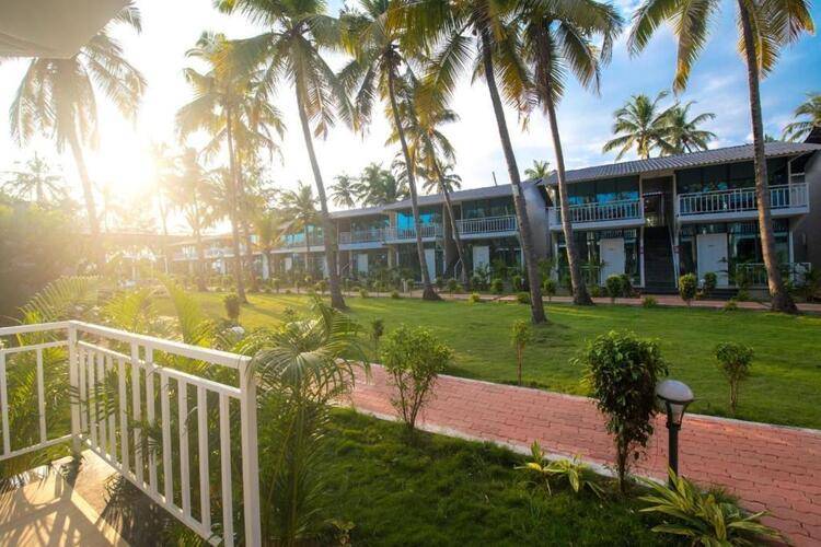 La Alphonso Marina Resort & Spa
