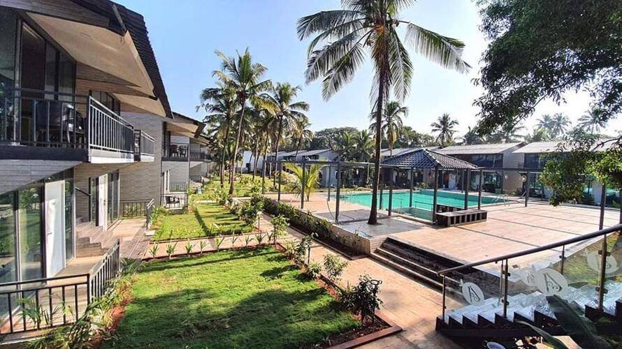 La Alphonso Marina Resort & Spa