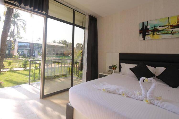 La Alphonso Marina Resort & Spa