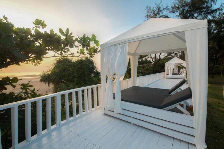 La Alphonso Marina Resort & Spa