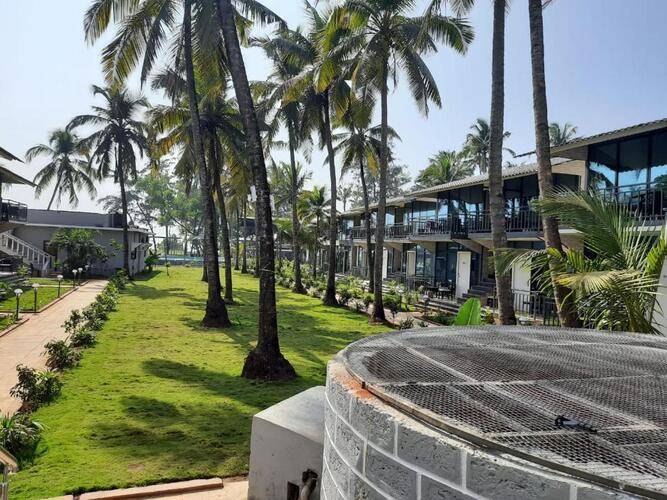 La Alphonso Marina Resort & Spa