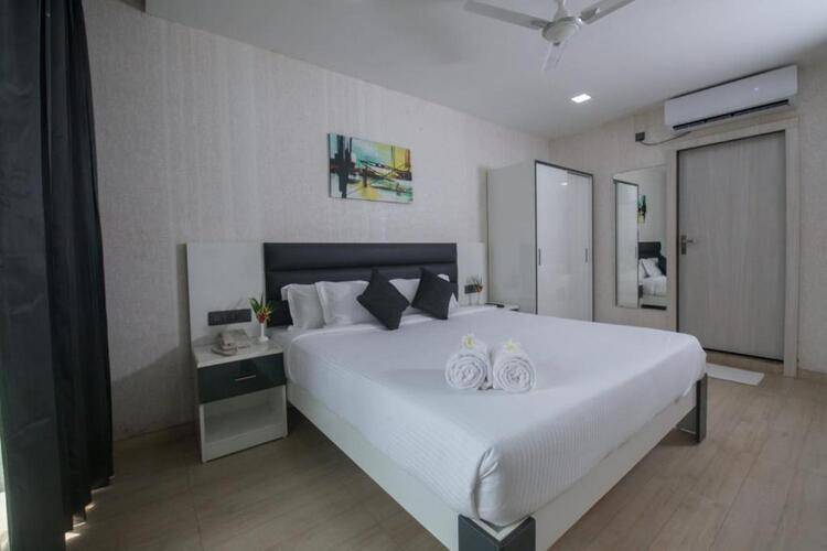La Alphonso Marina Resort & Spa