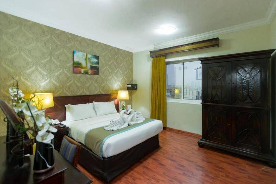 Mermaid Beach Hotel