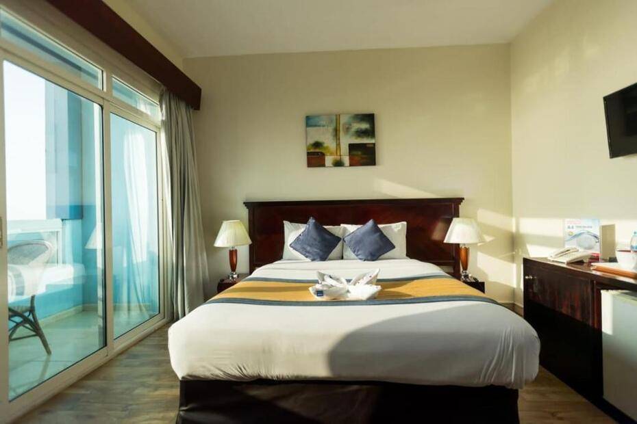 Mermaid Beach Hotel