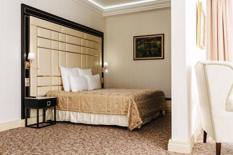 7 Avenue Hotel and SPA
