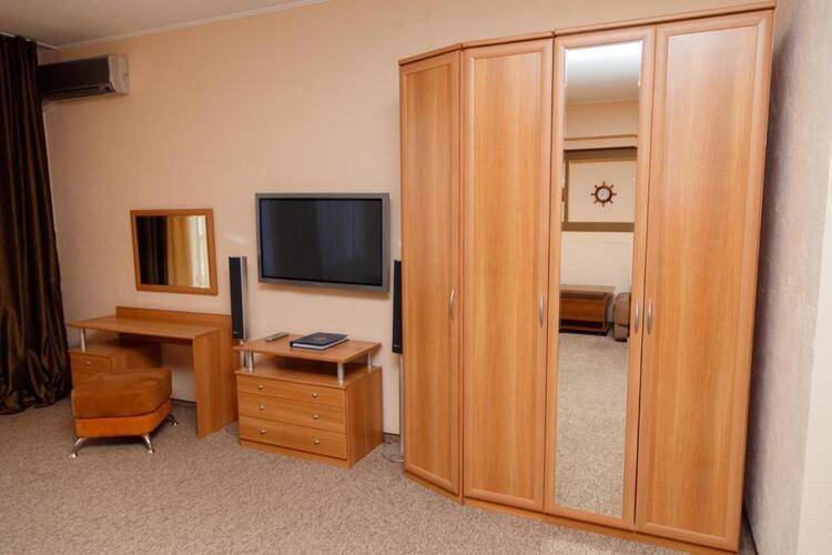 Отель Алиот (Alioth Hotel)