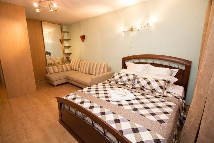 Апартаменты на Ельнинской 13