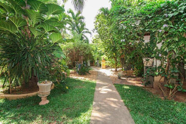 Gomez Place
