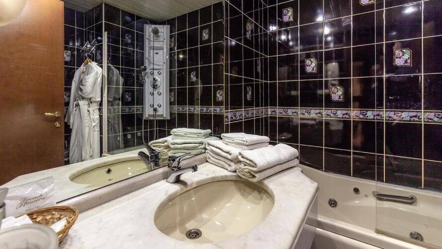Отель Президент (President Hotel)