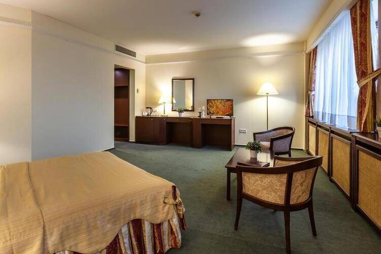 Отель Президент (President Hotel)