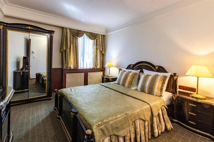 Отель Президент (President Hotel)