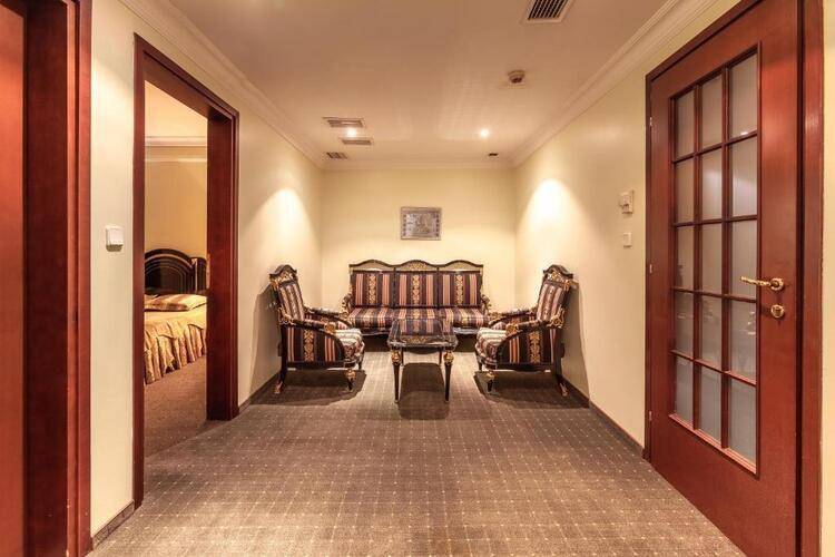 Отель Президент (President Hotel)