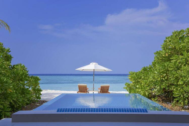 Emerald Faarufushi Resort & Spa