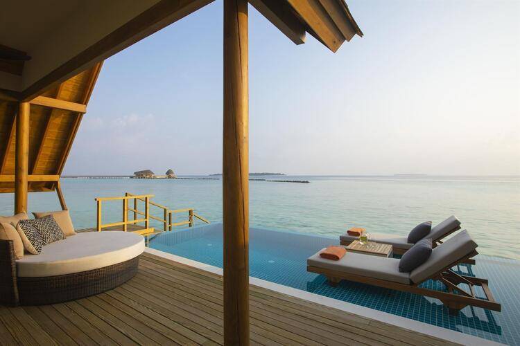 Emerald Faarufushi Resort & Spa