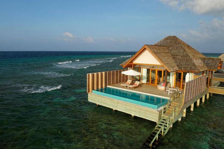 Emerald Faarufushi Resort & Spa