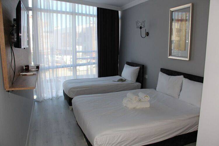 Grand Niki Hotel & Spa
