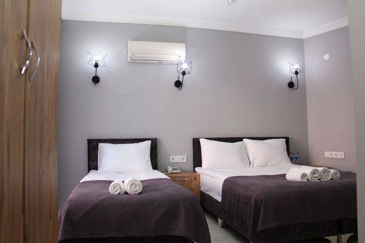 Grand Niki Hotel & Spa