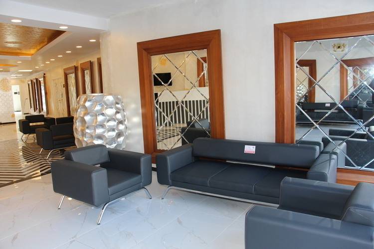Grand Niki Hotel & Spa