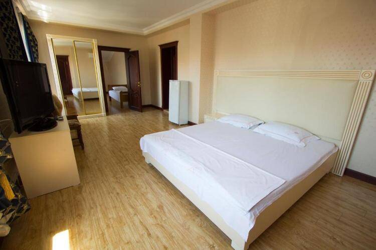 Отель Люкс (Lux Hotel)