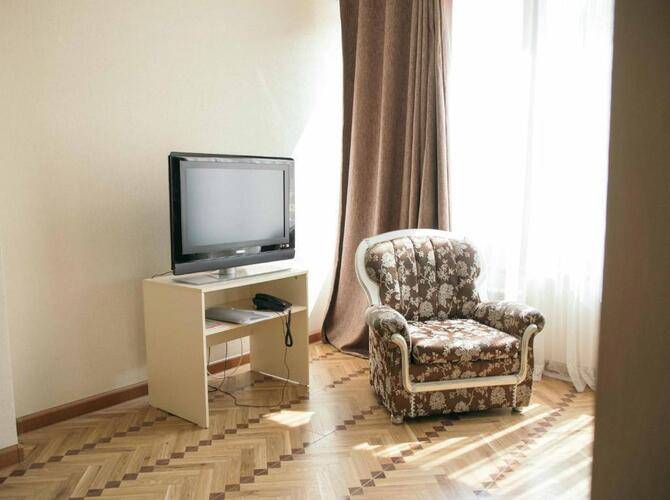 Отель Люкс (Lux Hotel)
