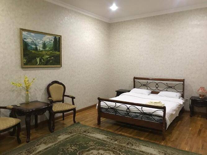 Отель Люкс (Lux Hotel)