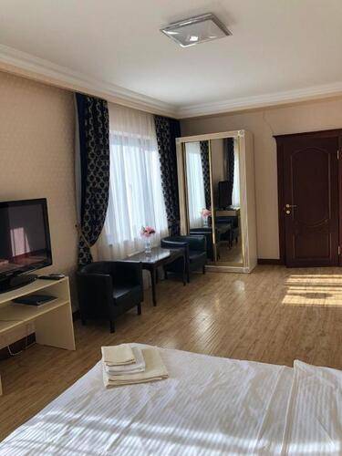 Отель Люкс (Lux Hotel)