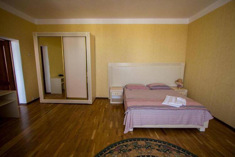Отель Люкс (Lux Hotel)