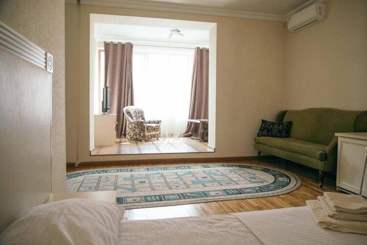 Отель Люкс (Lux Hotel)