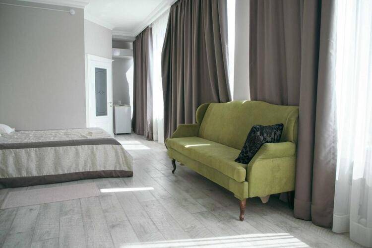Отель Люкс (Lux Hotel)