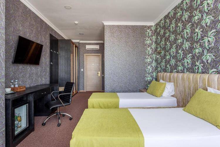 Отель Мартон PALACE