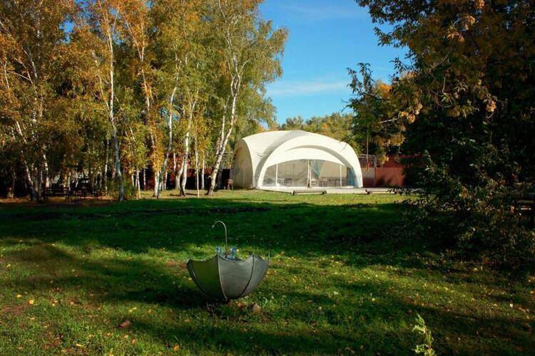 Отель Cronwell Park Ника