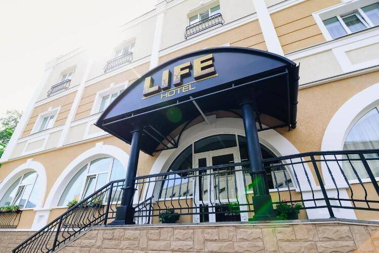 Life hotel