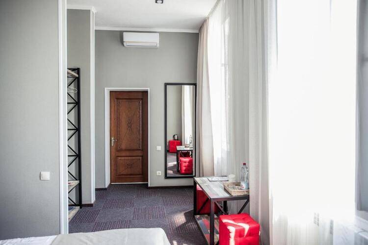 Отель Бумеранг (Boomerang Hotel)